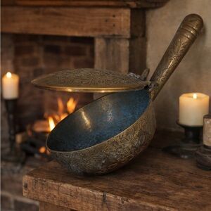 MID 20th CENTURY SOLID BRASS, ENGRAVED CRUMB CATCHER, SILENT BUTLER HELPER. BRD1